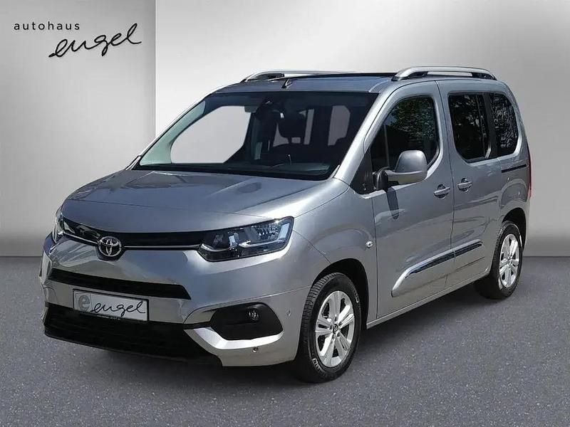 Bismutsilber metallic Gebraucht 2021 Toyota Proace Verso City Kombi | 22.979 € (Guter Preis) - Bild 1/4