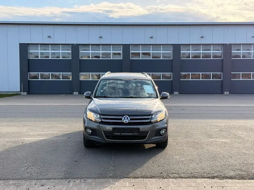 Gebraucht VW Tiguan Sportline 160 PS (117 kW) 2014 Grau SUV