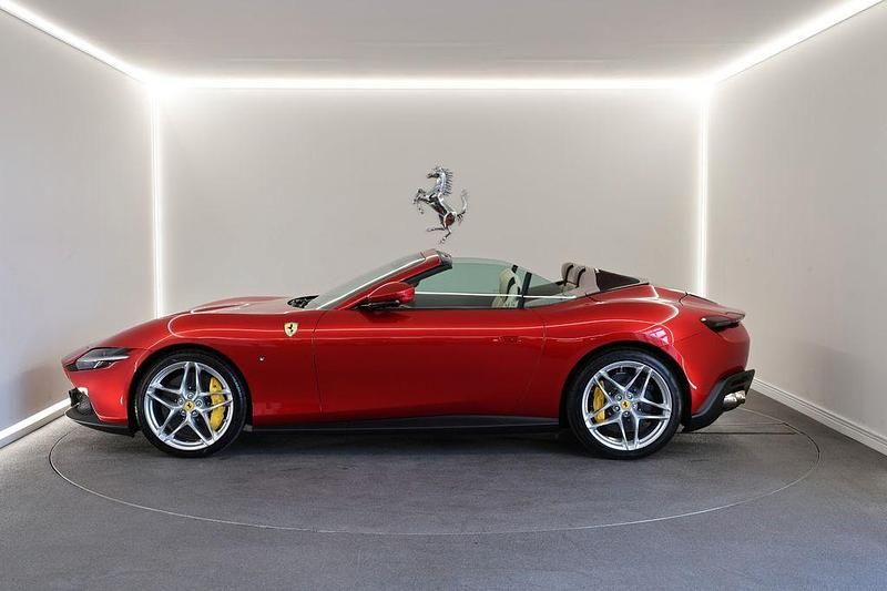 Second-hand Ferrari Roma 620 CP (456 kW) 2024 Roșu Cabrio