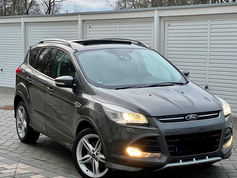 Grau Gebraucht 2015 Ford Kuga Individual SUV | 12.350 € (Fairer Preis) - Bild 1/4