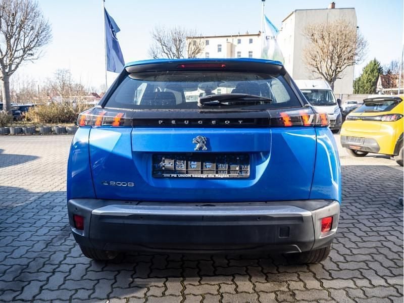 Gebraucht Peugeot e-2008 Active 100 kW (136 PS) 2021 Blau SUV