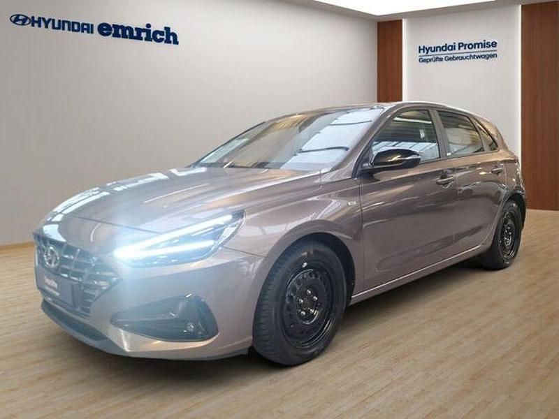 Andere Gebraucht 2021 Hyundai i30 Intro Edition Limousine | 16.990 € (Fairer Preis) - Bild 1/4