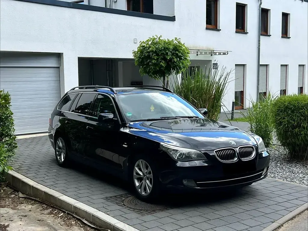 Gebraucht BMW 525 Exclusive 197 PS (144 kW) 2008 Schwarz Kombi