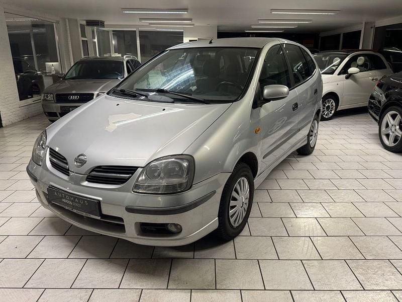 Silber Gebraucht 2004 Nissan Almera Tino Acenta Van / Kleinbus | 1.999 € - Bild 1/4