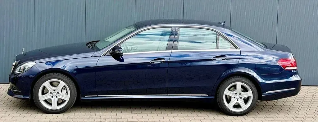 Gebraucht Mercedes E400 Elegance 333 PS (244 kW) 2014 Blau Limousine