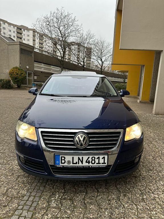 Blau Gebraucht 2007 VW Passat Sportline Limousine | 3.999 € (Guter Preis) - Bild 1/4