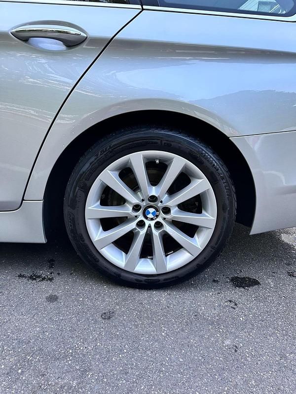 Gebraucht BMW 520 190 PS (139 kW) 2015 Grau Kombi