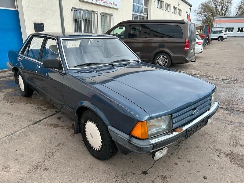 Usado Ford Granada 105 CV (77 kW) 1987 Azul Berlina