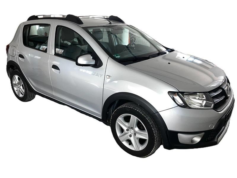 Gebraucht Dacia Sandero Prestige 90 PS (66 kW) 2014 Silber Limousine