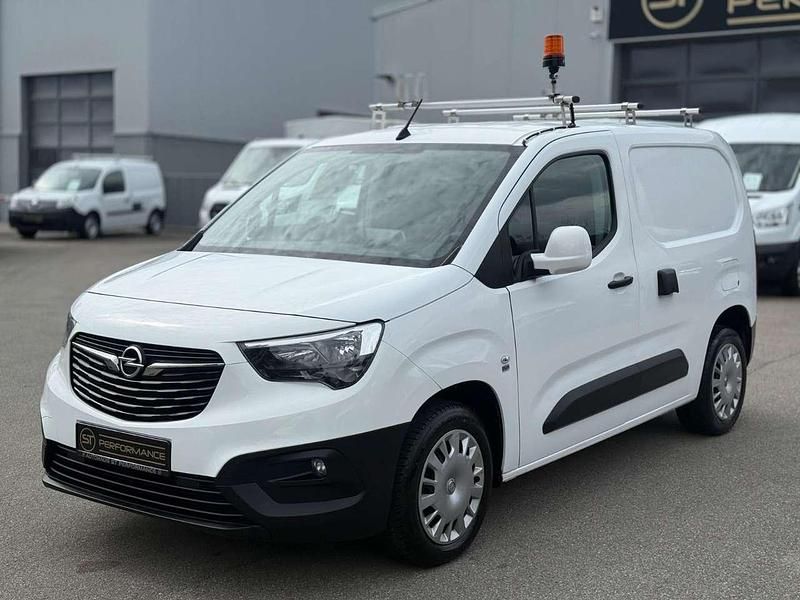 Second-hand Opel Combo Edition 131 CP (96 kW) 2020 Alb Monovolum