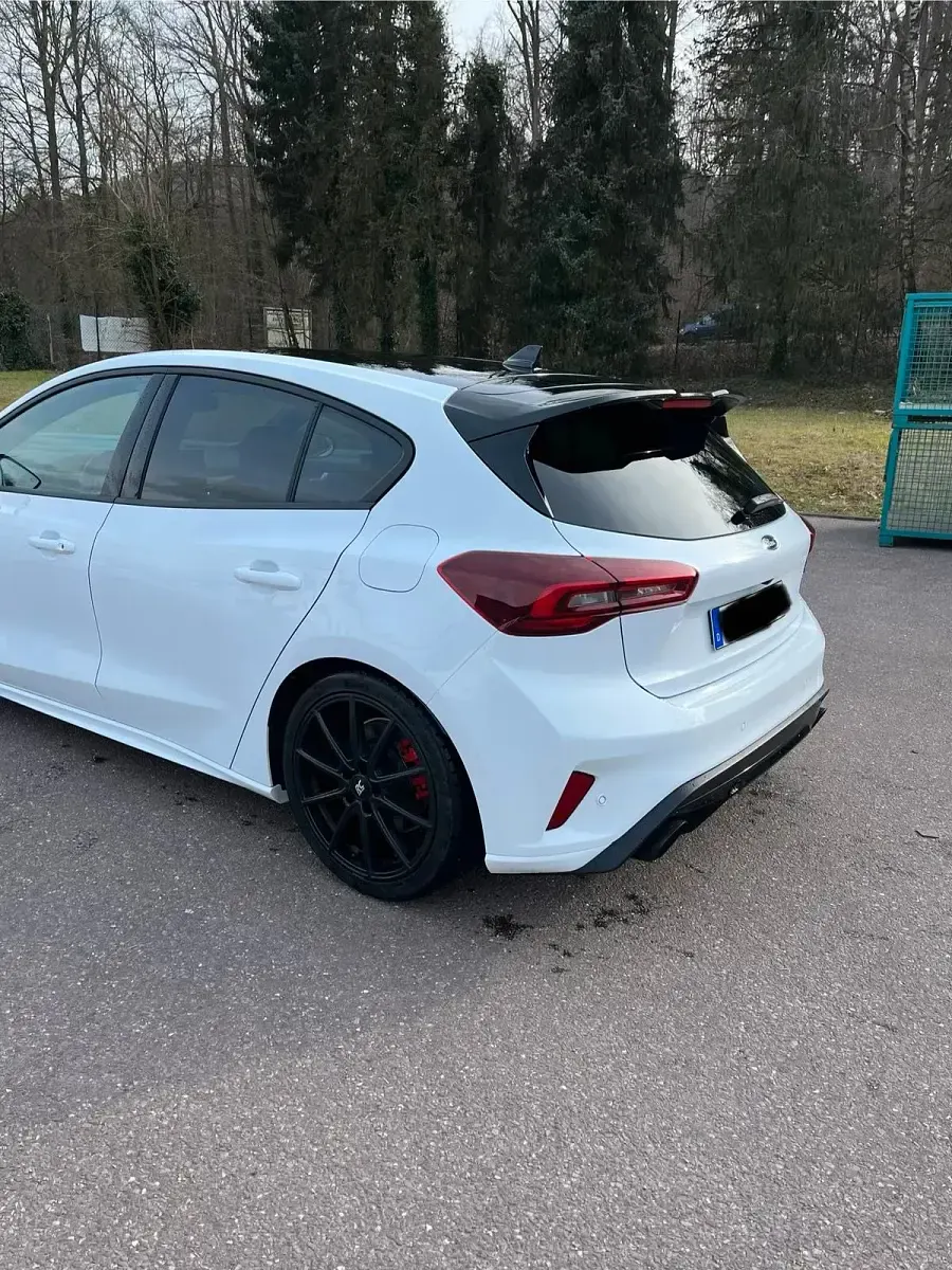 Käytetty Ford Focus ST 280 HP (205 kW) 2024 Valkoinen Sedan