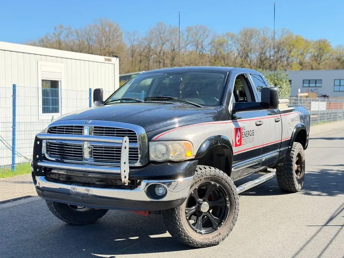 Używany Dodge Ram 345 KM (253 kW) 2005 Czarny Pickup