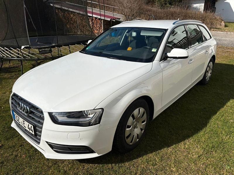 Gebraucht Audi A4 Ambiente 136 PS (100 kW) 2014 Weiß Kombi