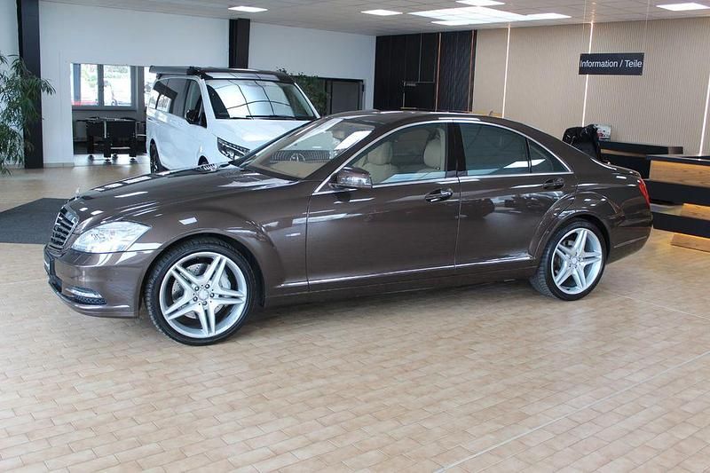 Gebraucht Mercedes S500 435 PS (319 kW) 2011 Braun Limousine