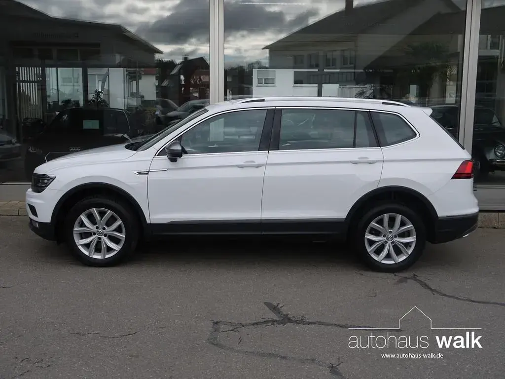Gebraucht VW Tiguan Allspace Highline 200 PS (147 kW) 2021 Pure white SUV