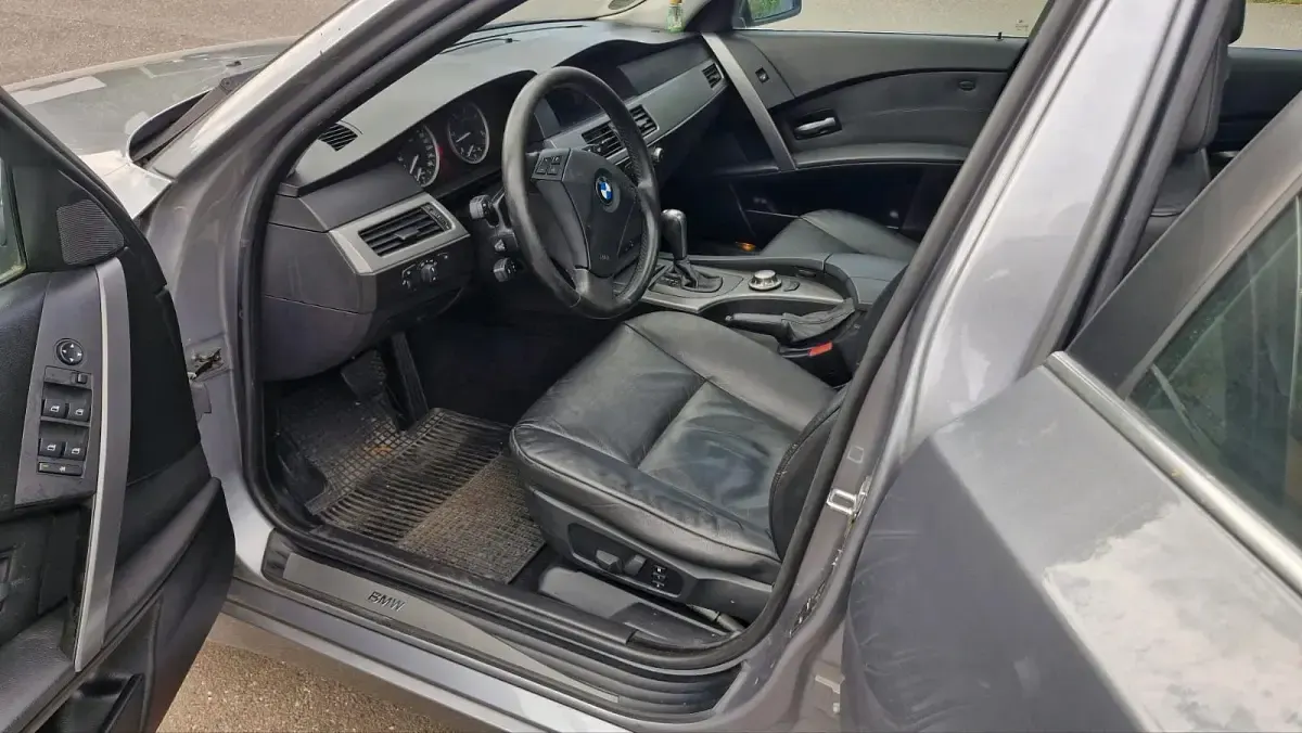 Gebraucht BMW 525 2005 Grau Kombi