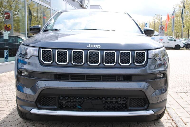 Gebraucht Jeep Compass Altitude 131 PS (96 kW) 2024 Grau SUV