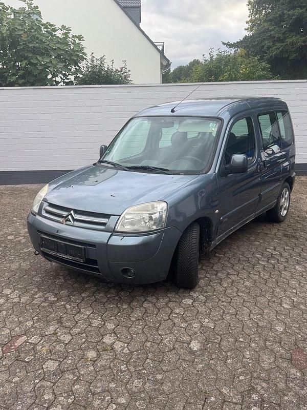 Grau Gebraucht 2008 Citroën Berlingo Van / Kleinbus | 1.450 € (Superpreis) - Bild 1/4