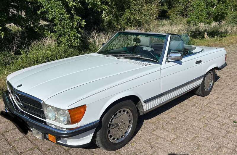 Weiß Gebraucht 1986 Mercedes 560 Cabrio | 27.500 € - Bild 1/4