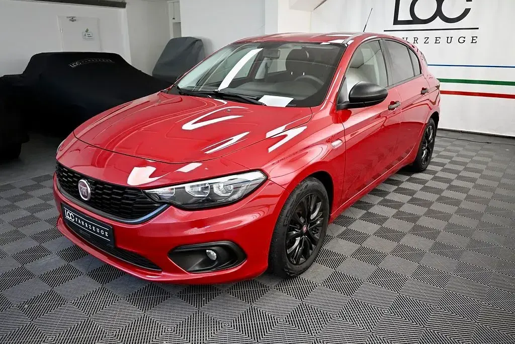 Gebraucht Fiat Tipo Street 95 PS (69 kW) 2019 Colore esterno new rosso vr716/b Limousine