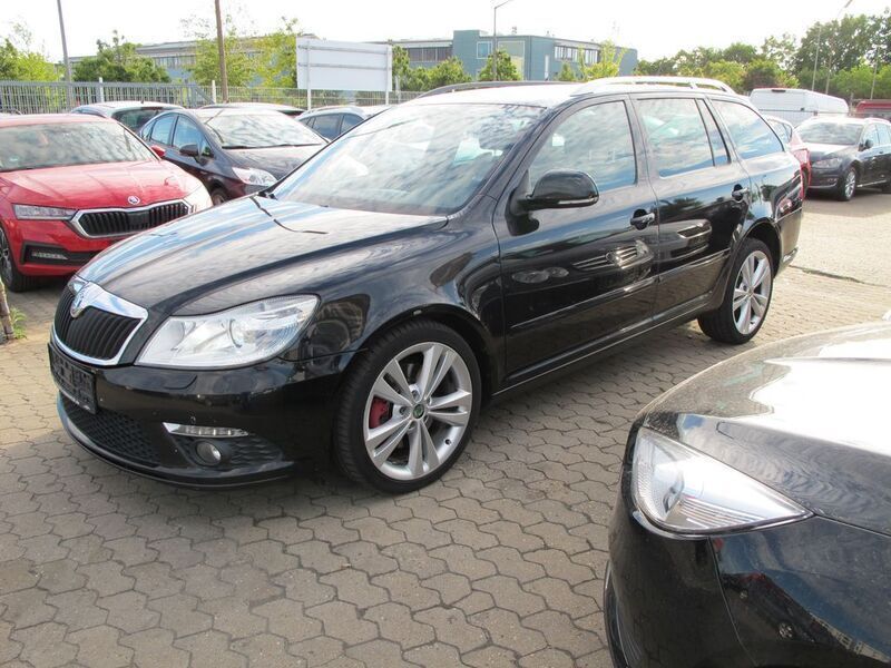 Schwarz Gebraucht 2012 Skoda Octavia RS Kombi | 6.990 € (Guter Preis) - Bild 1/4