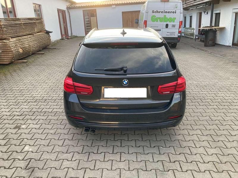 Gebraucht BMW 320 Sport Line 190 PS (139 kW) 2017 Braun Kombi