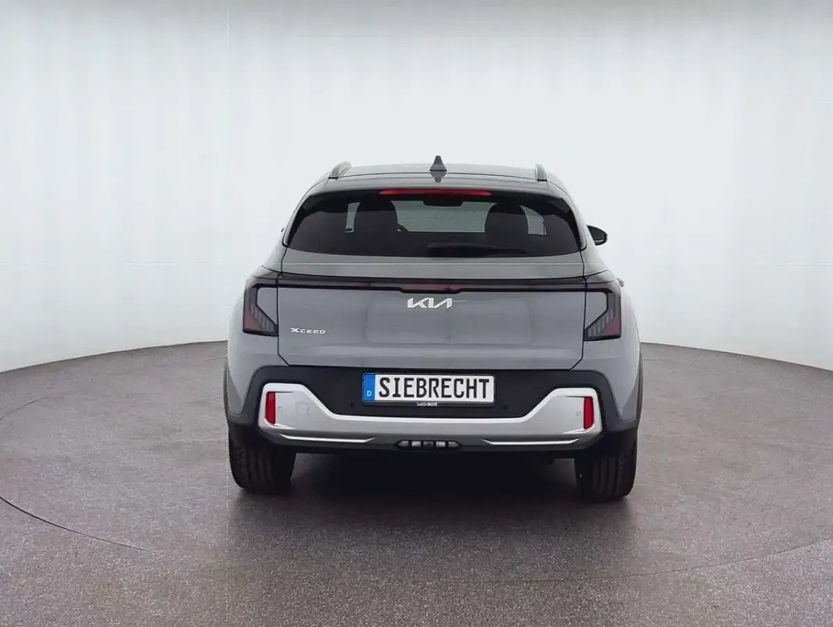 Neu Kia XCeed Spirit 150 PS (110 kW) 2026 Grau SUV