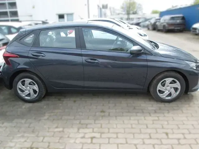 Neu Hyundai i20 Select 90 PS (66 kW) 2026 Grau Kleinwagen