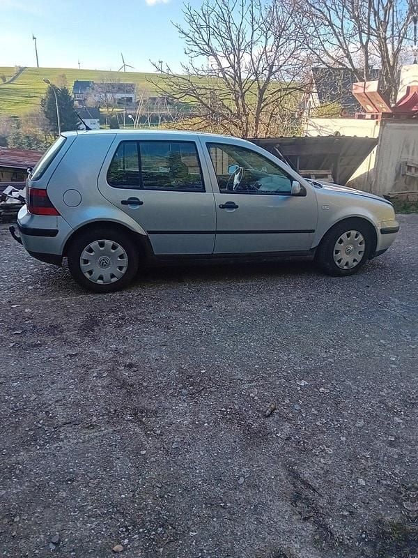 Gebraucht VW Golf IV 75 PS (55 kW) 2001 Silber Kleinwagen