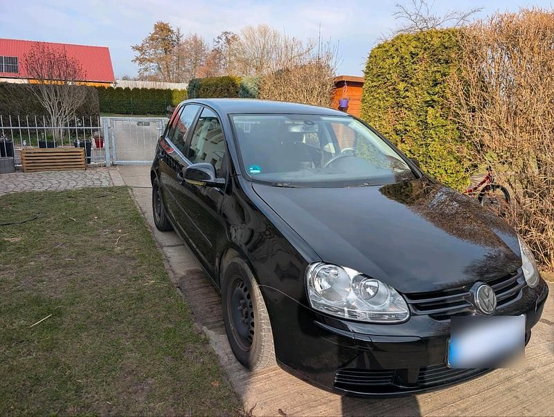 Gebraucht VW Golf V 75 PS (55 kW) 2004 Schwarz Kleinwagen
