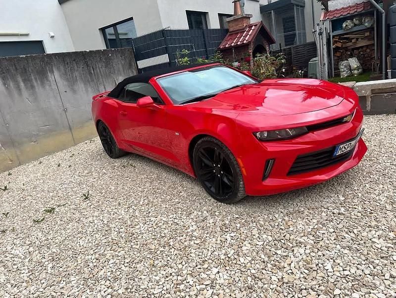 Rot Gebraucht 2018 Chevrolet Camaro Cabrio | 21.000 € - Bild 1/4