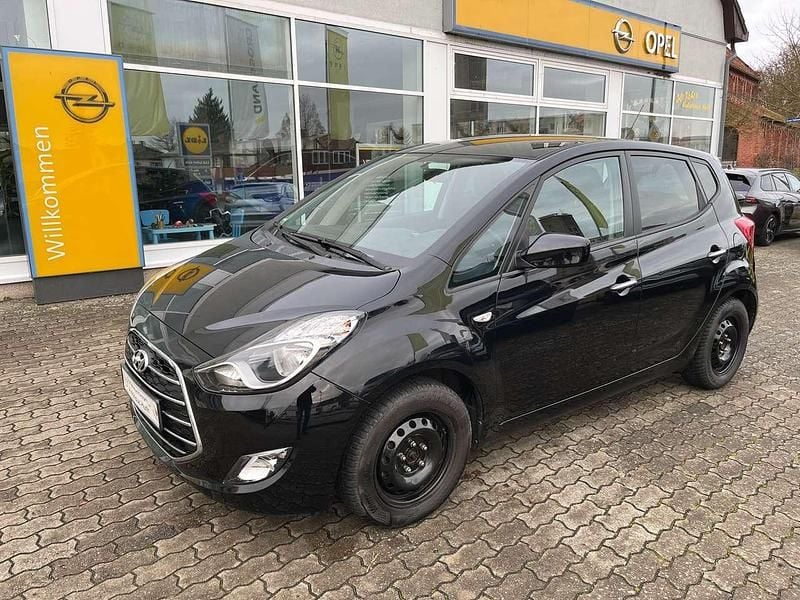 Phantom black / mic Gebraucht 2017 Hyundai ix20 Passion Kleinwagen | 10.250 € (Fairer Preis) - Bild 1/4