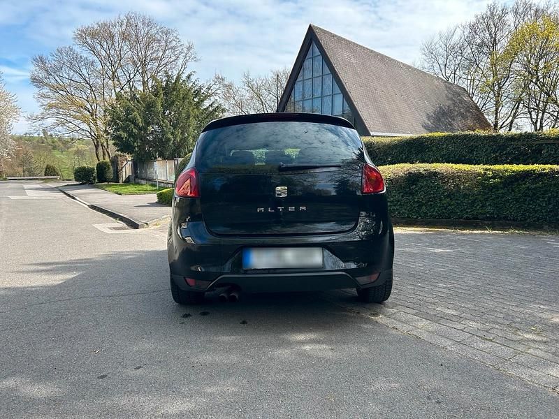 Gebraucht Seat Altea Stylance 140 PS (102 kW) 2011 Schwarz Limousine