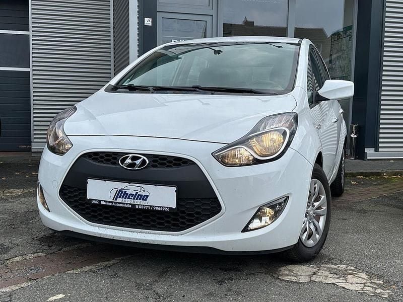 Weiß Gebraucht 2016 Hyundai ix20 Classic Van / Kleinbus | 7.500 € (Guter Preis) - Bild 1/4