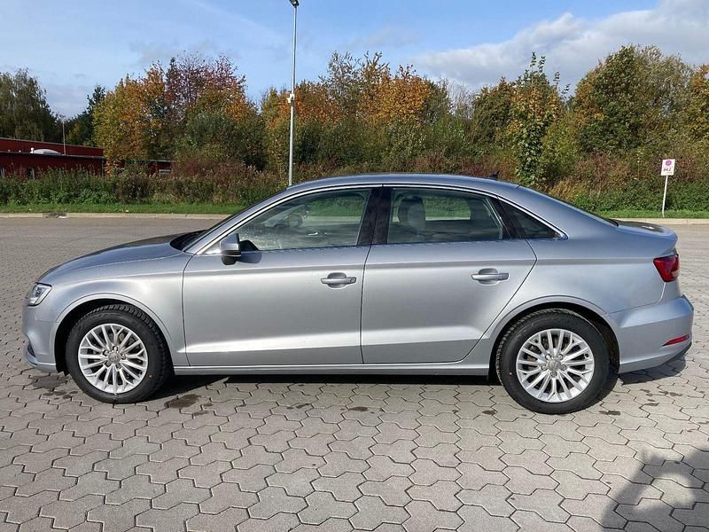 Gebraucht Audi A3 Ambiente 116 PS (85 kW) 2018 Silber Limousine
