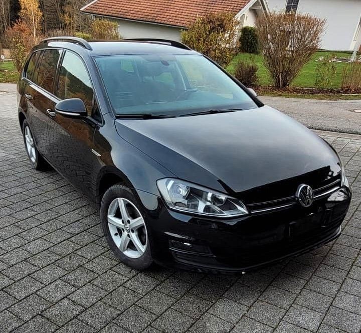 Rot Gebraucht 2015 VW Golf VII Cup Kombi | 6.900 € (Fairer Preis) - Bild 1/4