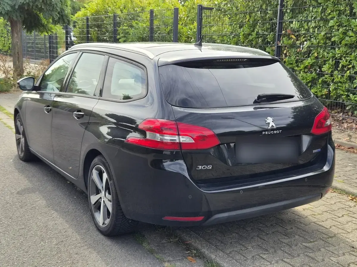 Gebraucht Peugeot 308 150 PS (110 kW) 2016 Schwarz Kombi