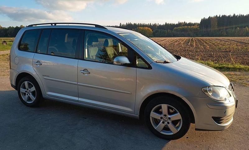 Silber Gebraucht 2008 VW Touran United Van / Kleinbus | 1.890 € (Superpreis) - Bild 1/4
