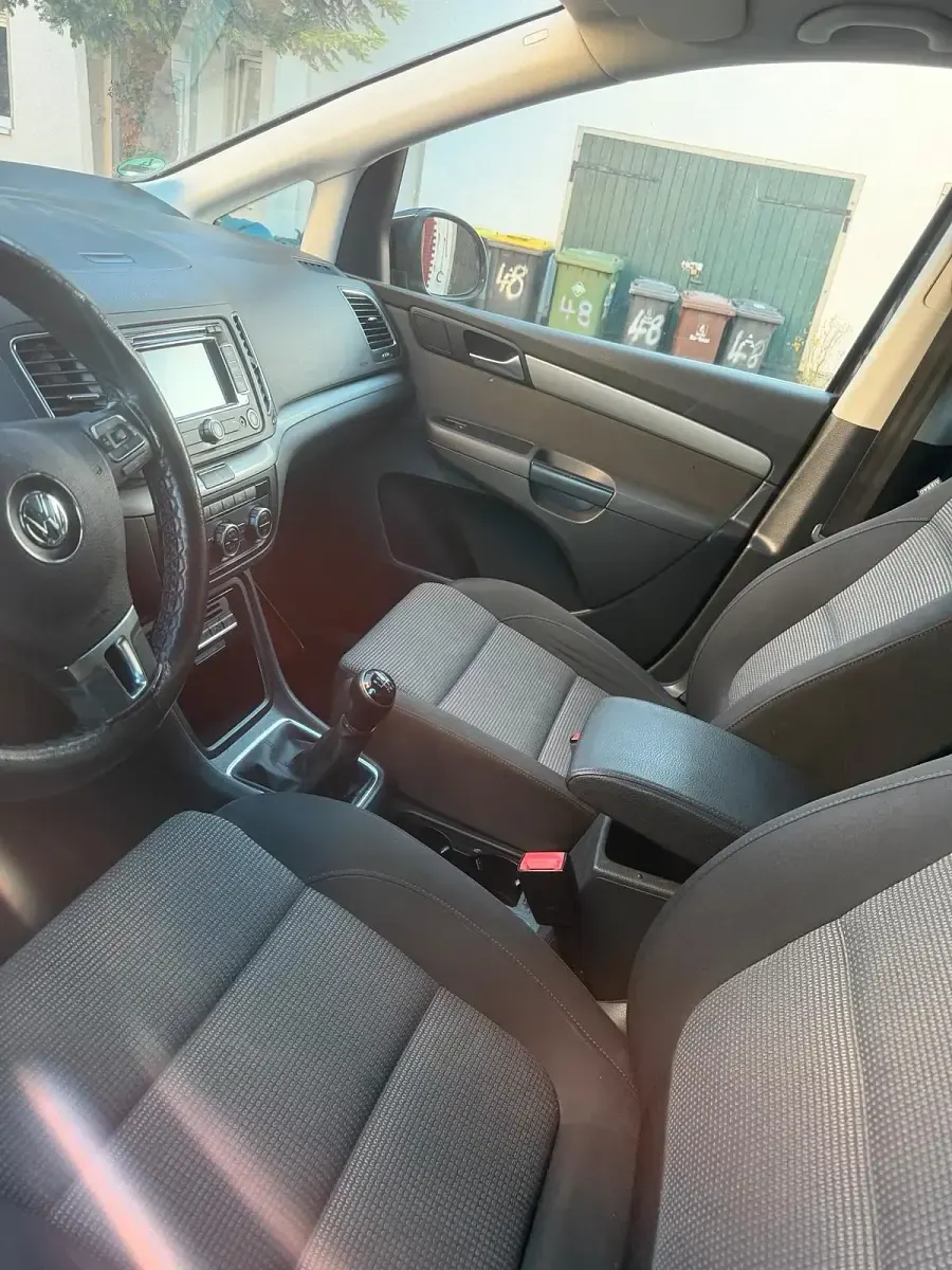 Gebraucht VW Sharan 140 PS (102 kW) 2014 Schwarz Van / Kleinbus