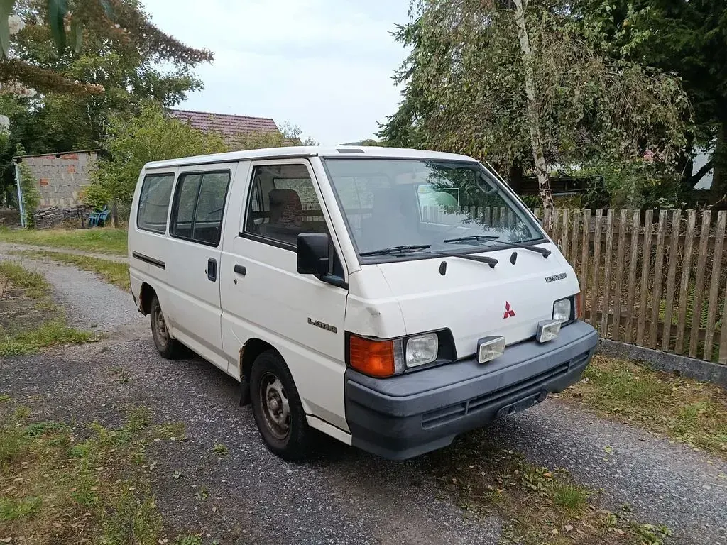 Gebraucht Mitsubishi L300 90 PS (66 kW) 1990 Weiß Van / Kleinbus