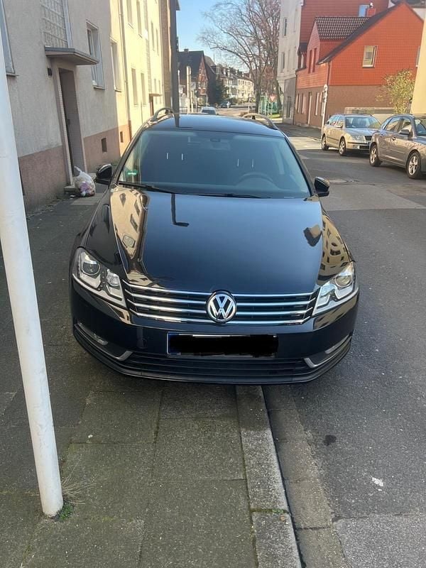 Gebraucht VW Passat 140 PS (102 kW) 2011 Schwarz Kombi