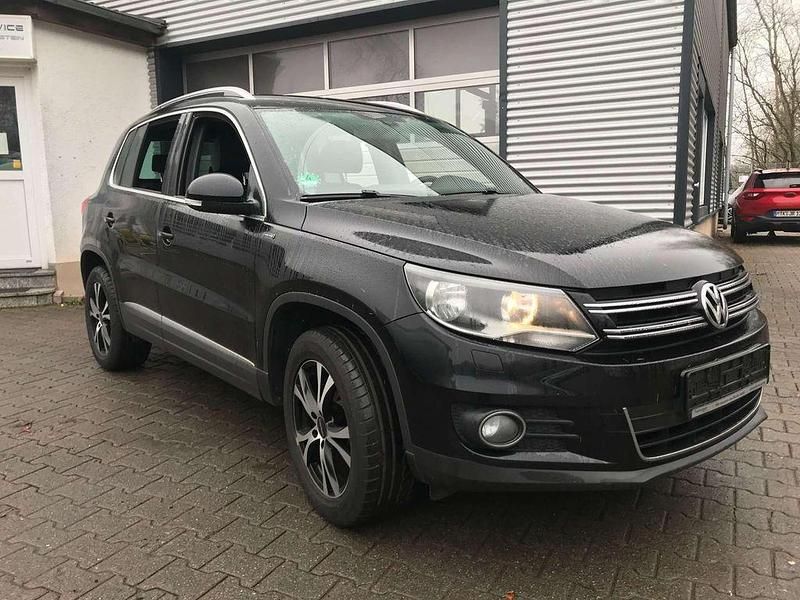 Gebraucht VW Tiguan LOUNGE 150 PS (110 kW) 2016 Deep black perleffekt SUV