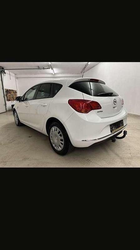 Gebraucht Opel Astra Selection 125 PS (91 kW) 2013 Kombi