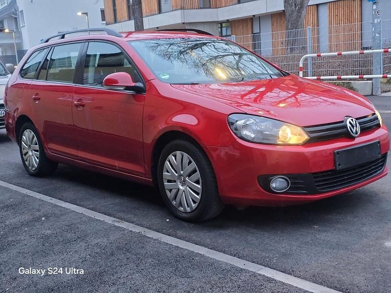 Gebraucht VW Golf VI Trendline 102 PS (75 kW) 2010 Rot Kleinwagen