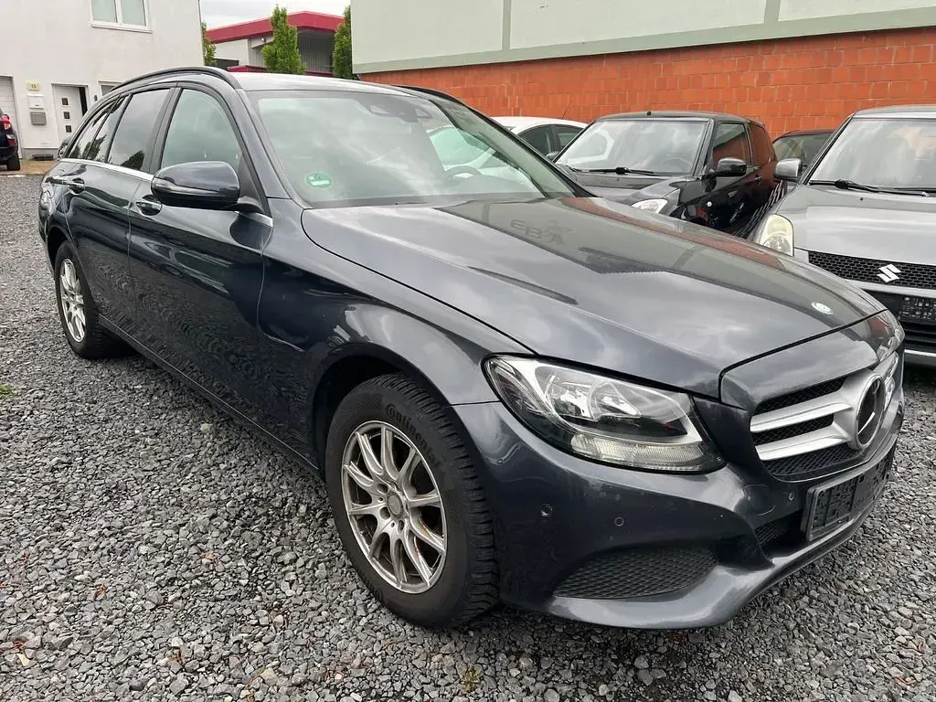 Gebraucht Mercedes C180 Edition 116 PS (85 kW) 2016 Blau Kombi