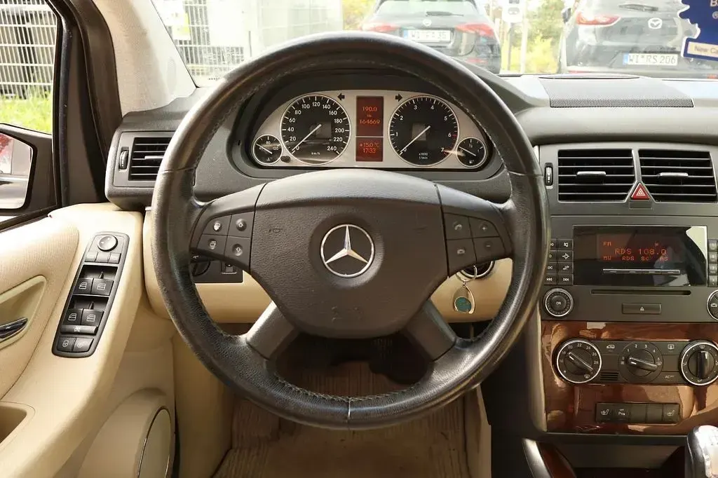 Gebraucht Mercedes B200 136 PS (100 kW) 2005 Schwarz Van / Kleinbus