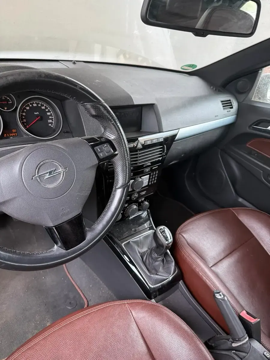 Gebraucht Opel Astra 110 PS (80 kW) 2008 Blau Cabrio