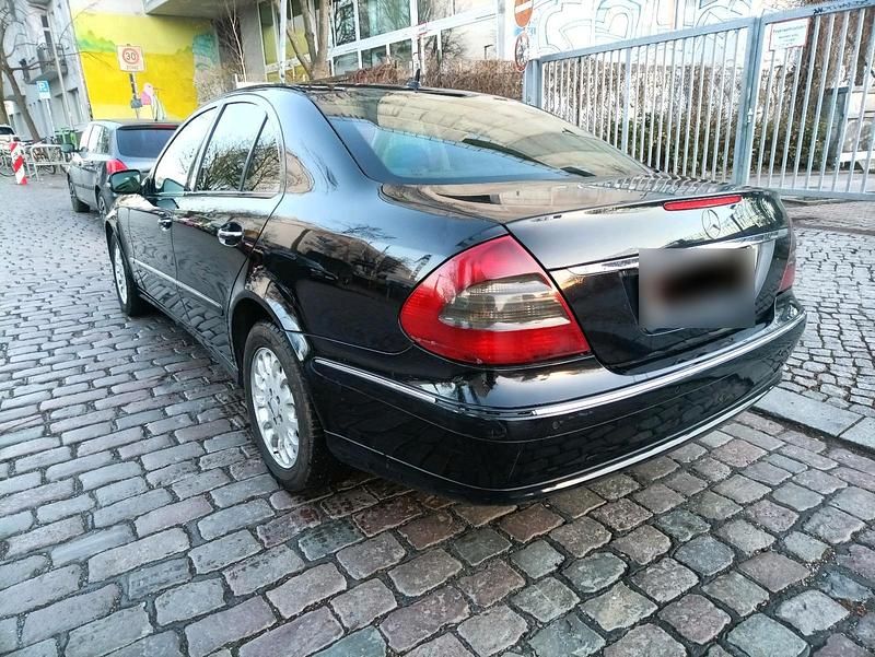 Gebraucht Mercedes E320 224 PS (164 kW) 2007 Schwarz Limousine