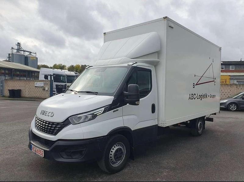 Gebraucht Iveco Daily 179 PS (131 kW) 2021 Weiß Van