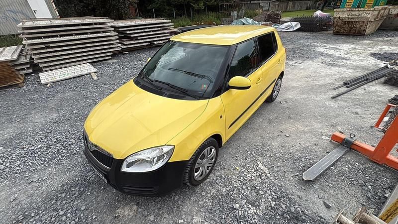 Gelb Gebraucht 2008 Skoda Fabia Limousine | 1.200 € (Guter Preis) - Bild 1/4